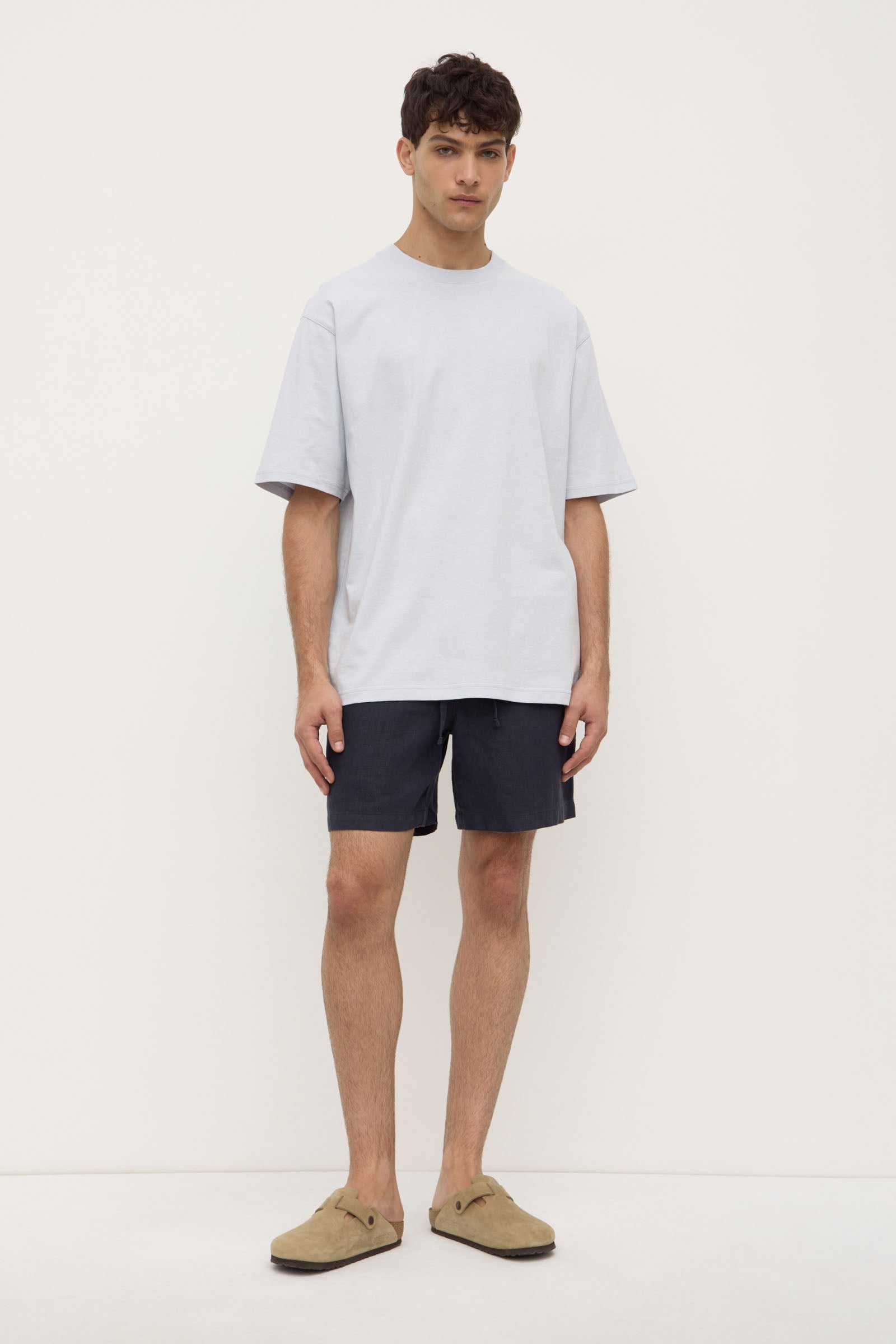 Relaxed Fit True Navy Linen Short